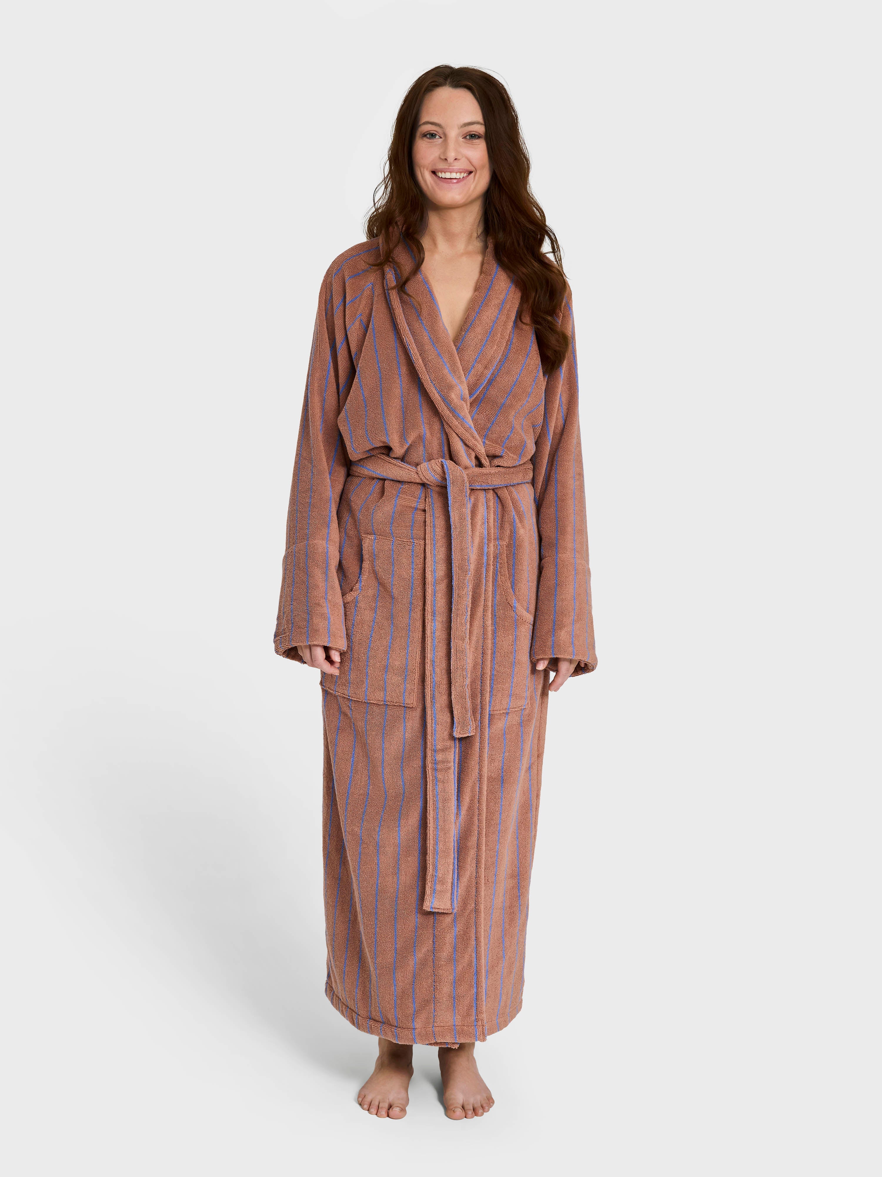 Naram Bathrobe, camel & ultramarine