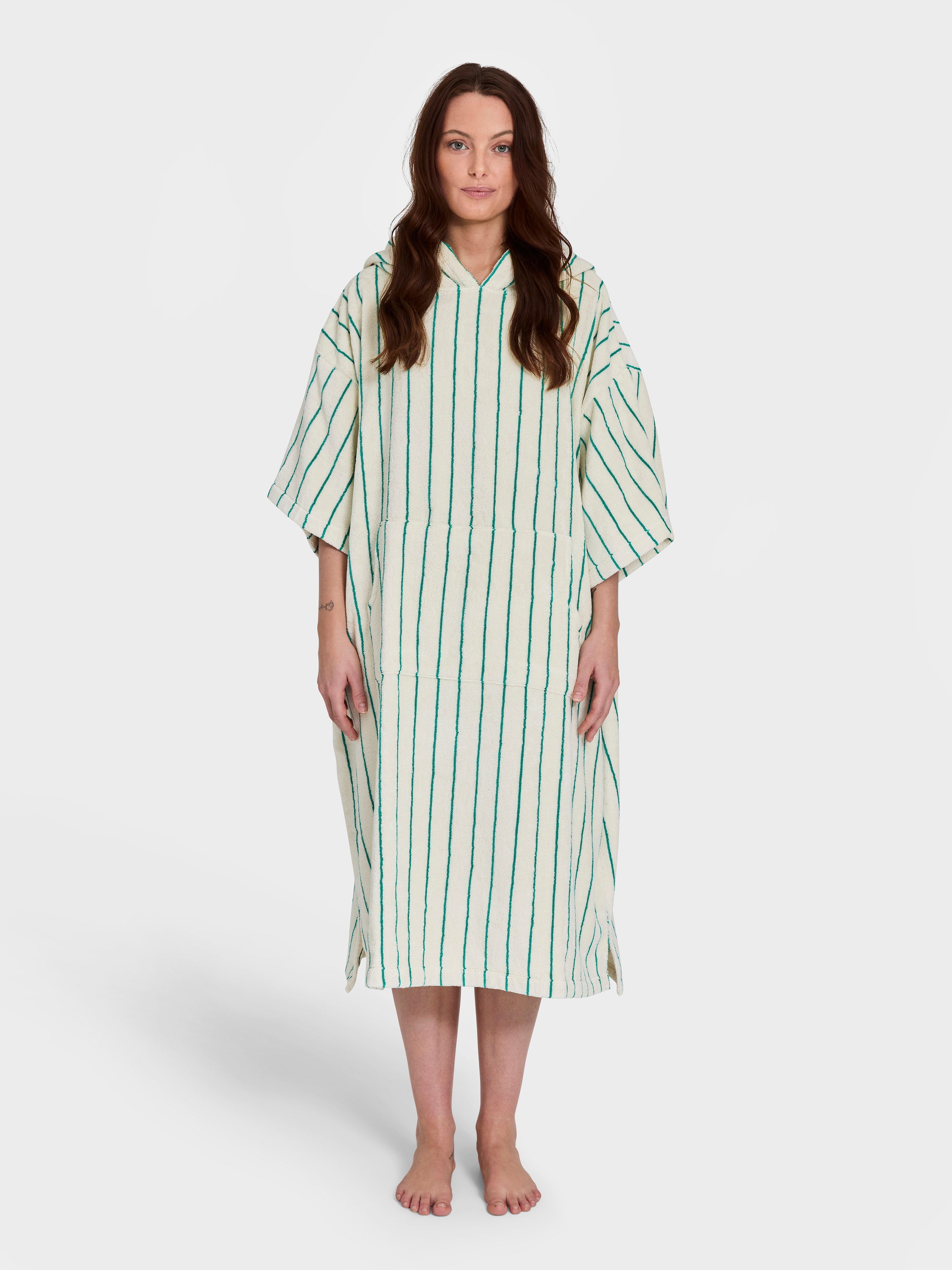 Naram Poncho, pure white & grass