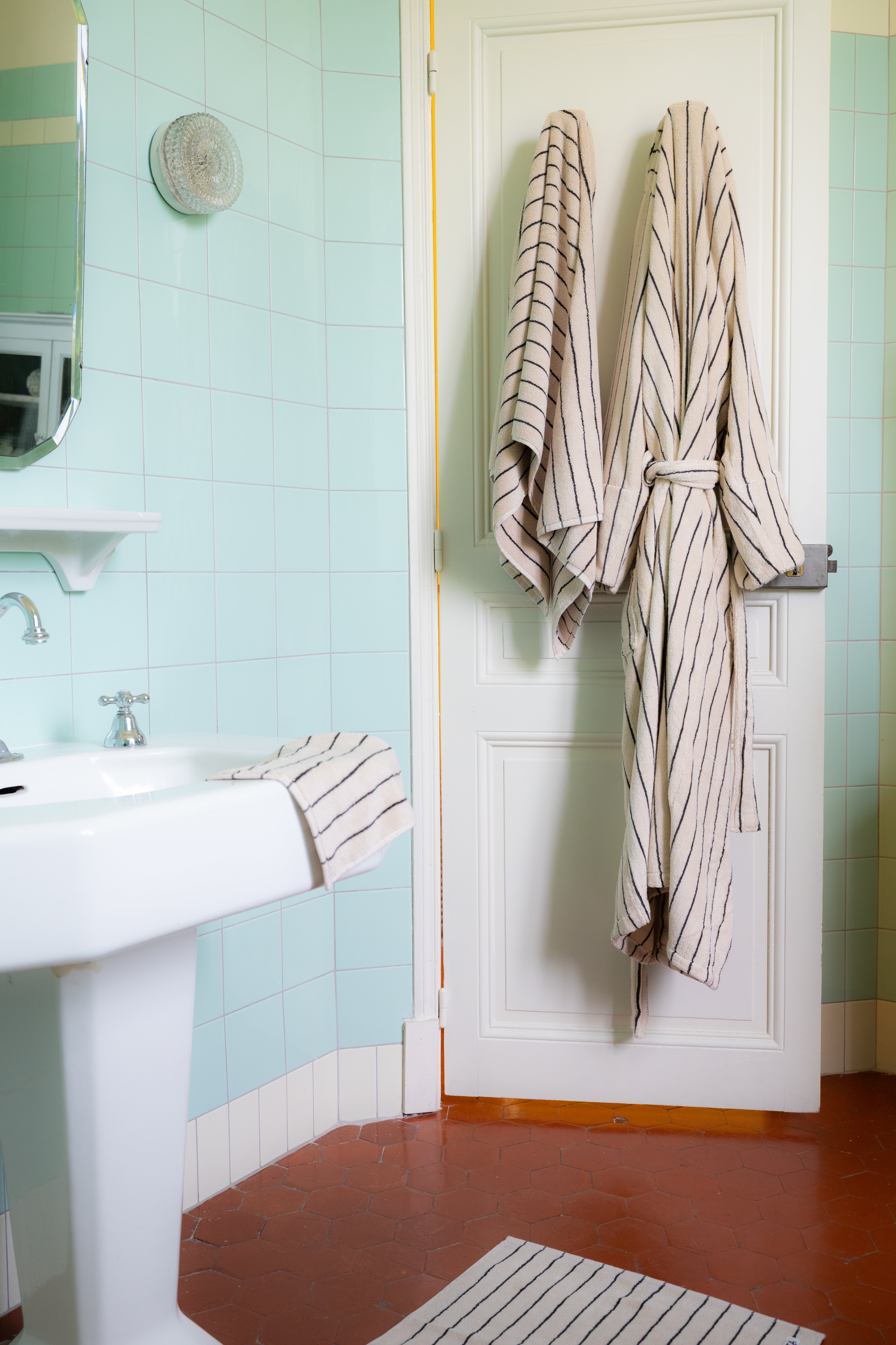 Naram Towels, creme & ink