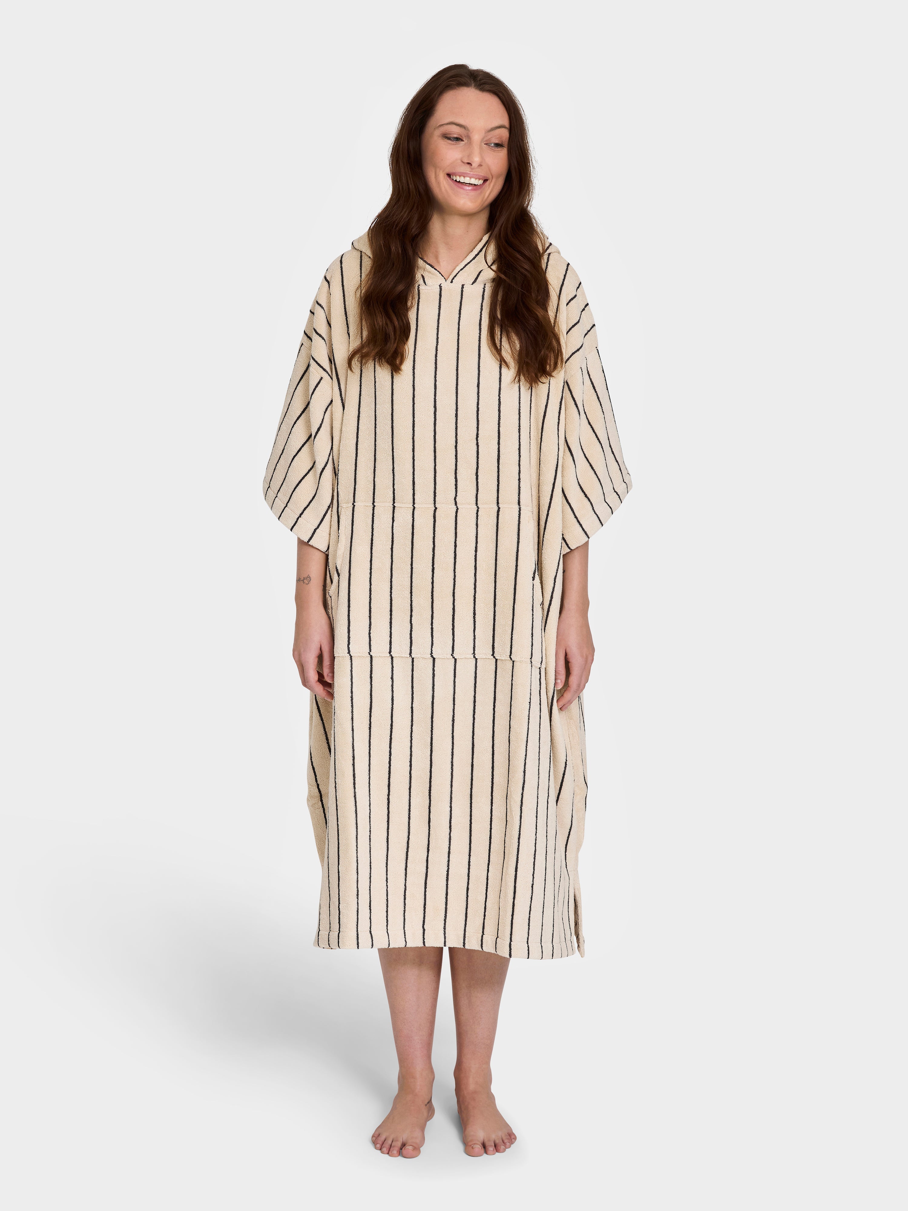 Naram Poncho, creme & ink